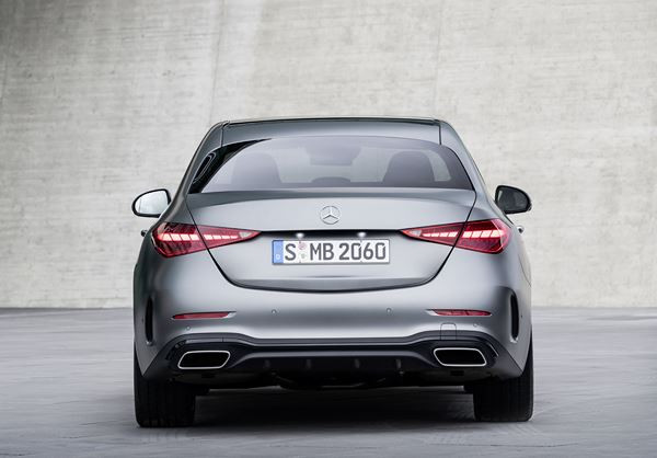 La Mercedes-Benz Classe C embarque les équipements high-tech de la Classe S