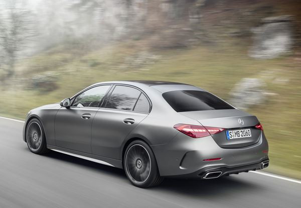 La Mercedes-Benz Classe C embarque les équipements high-tech de la Classe S