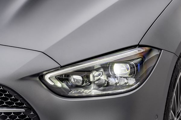 La Mercedes-Benz Classe C embarque les équipements high-tech de la Classe S