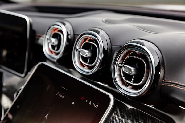 La Mercedes-Benz Classe C embarque les équipements high-tech de la Classe S