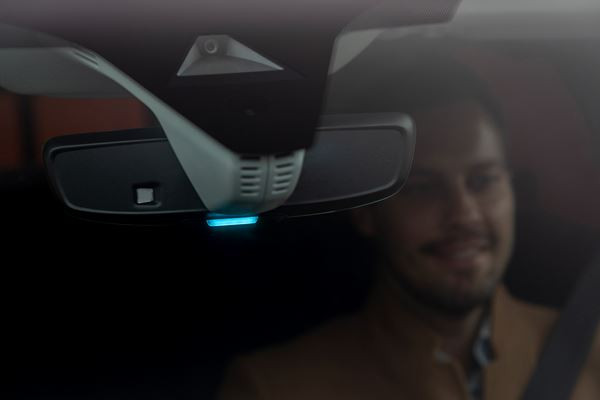 Le SUV compact Opel Grandland arbore le visage de la marque Opel Vizor
