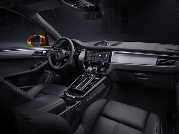 Le Porsche Macan affiche des lignes sportives plus affûtées