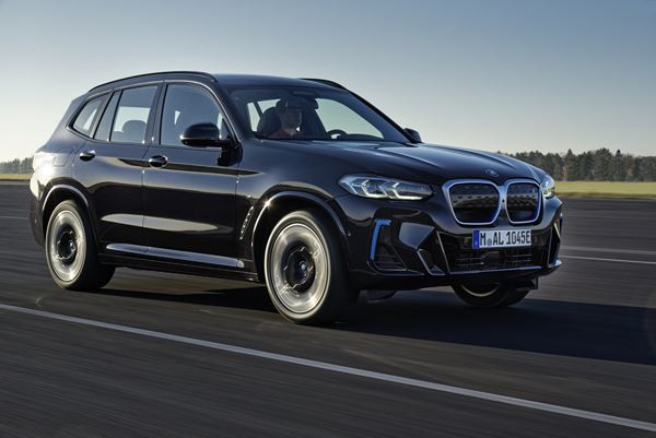 La BMW iX3 électrique s'offre un léger rafraichissement