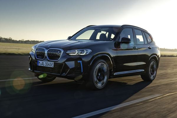La BMW iX3 électrique s'offre un léger rafraichissement