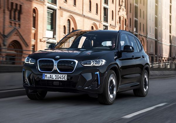 La BMW iX3 électrique s'offre un léger rafraichissement