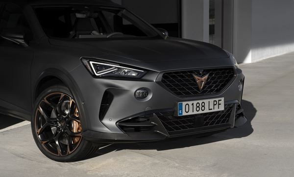 La Cupra Formentor VZ5 2.5 TSI cinq cylindres 390 ch en approche