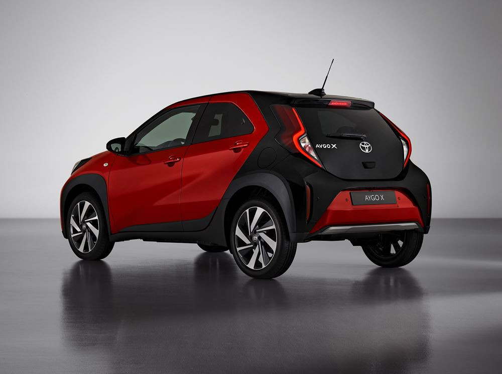 Le crossover urbain Toyota Aygo X revendique un fort caractère