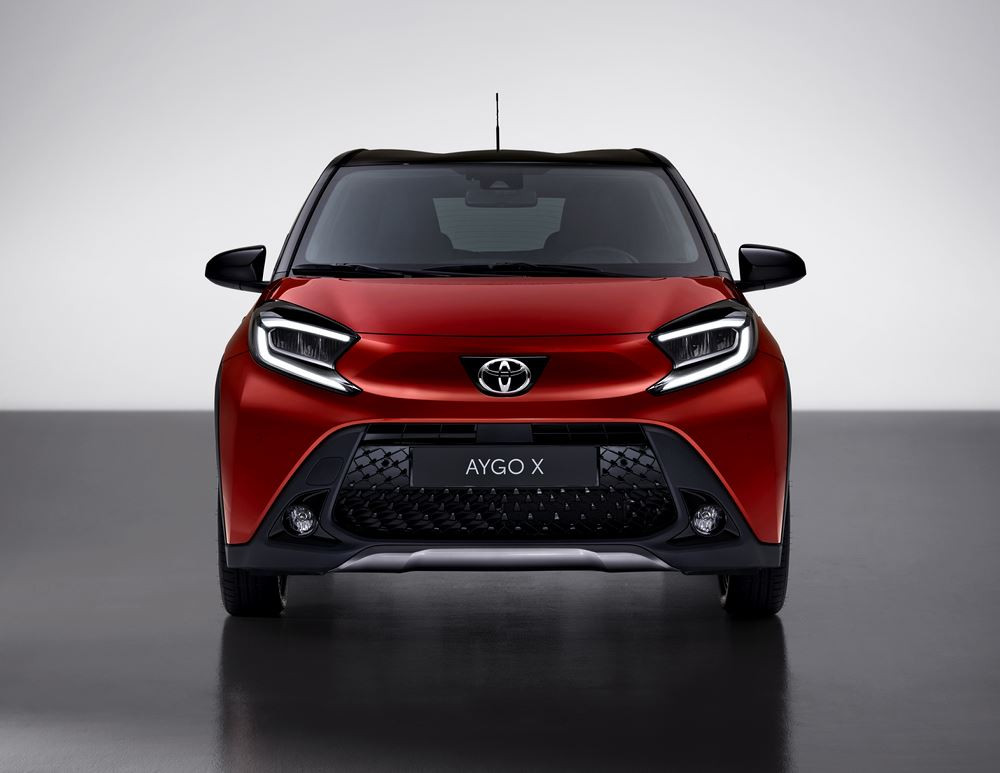 Le crossover urbain Toyota Aygo X revendique un fort caractère