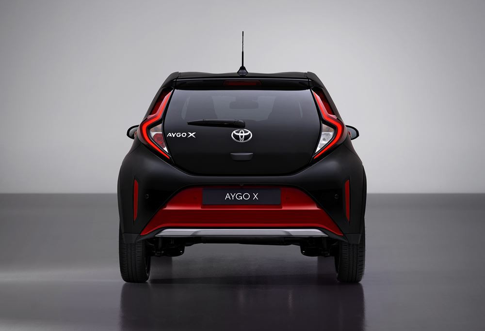 Le crossover urbain Toyota Aygo X revendique un fort caractère