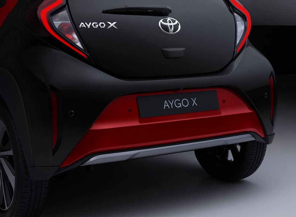 Le crossover urbain Toyota Aygo X revendique un fort caractère