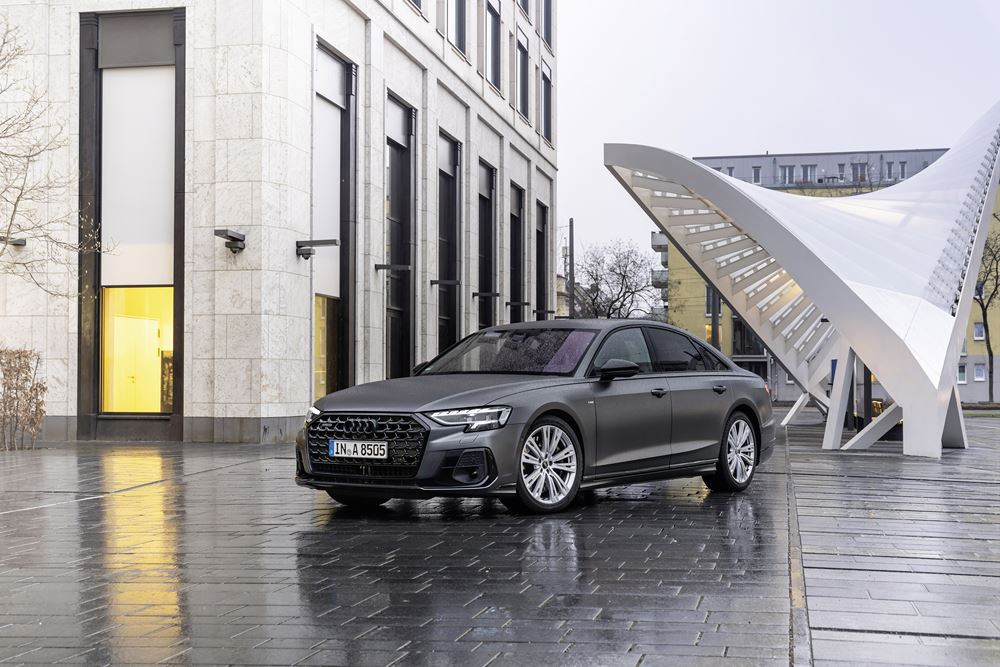 La grande berline de luxe Audi A8 embarque des technologies de pointe