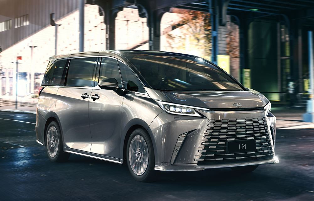 Le grand van Lexus LM offre le confort d'une limousine de luxe