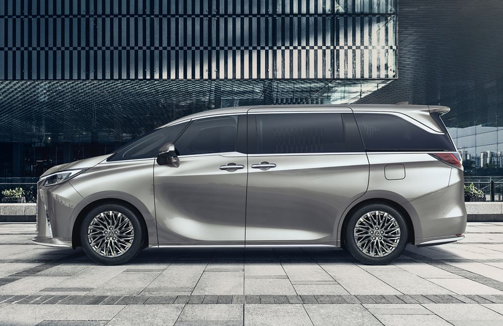 Le grand van Lexus LM offre le confort d'une limousine de luxe