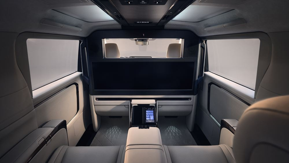 Le grand van Lexus LM offre le confort d'une limousine de luxe
