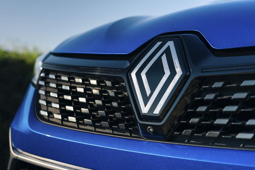 La Renault Clio restylée adopte des lignes tendues et facettées