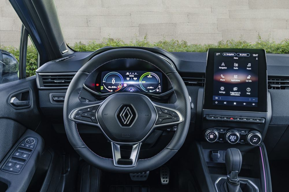 La Renault Clio restylée adopte des lignes tendues et facettées