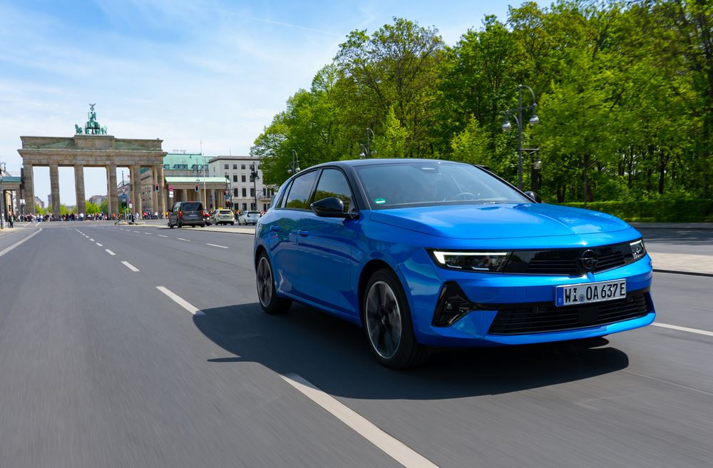La berline compacte Opel Astra Electric affiche une autonomie de 418 km