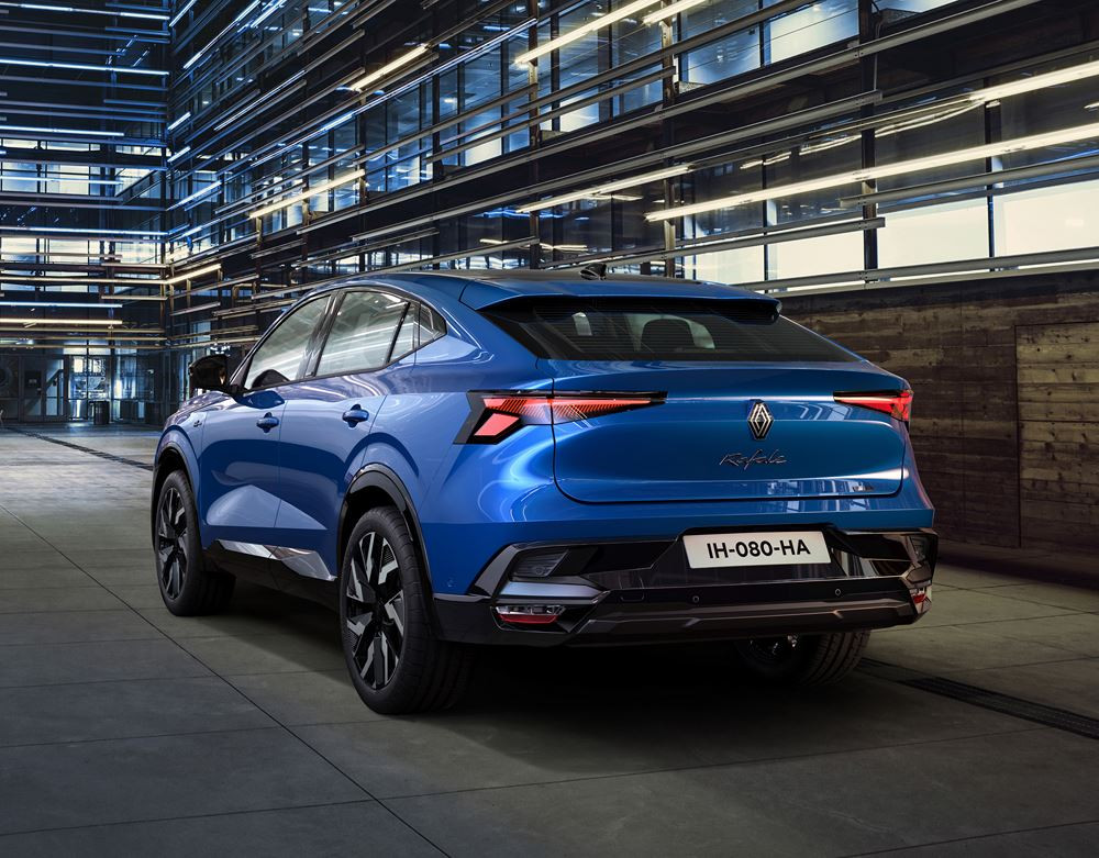 Le SUV coupé Rafale porte-étendard de la marque Renault en approche