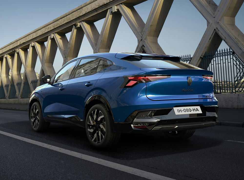 Le SUV coupé Rafale porte-étendard de la marque Renault en approche