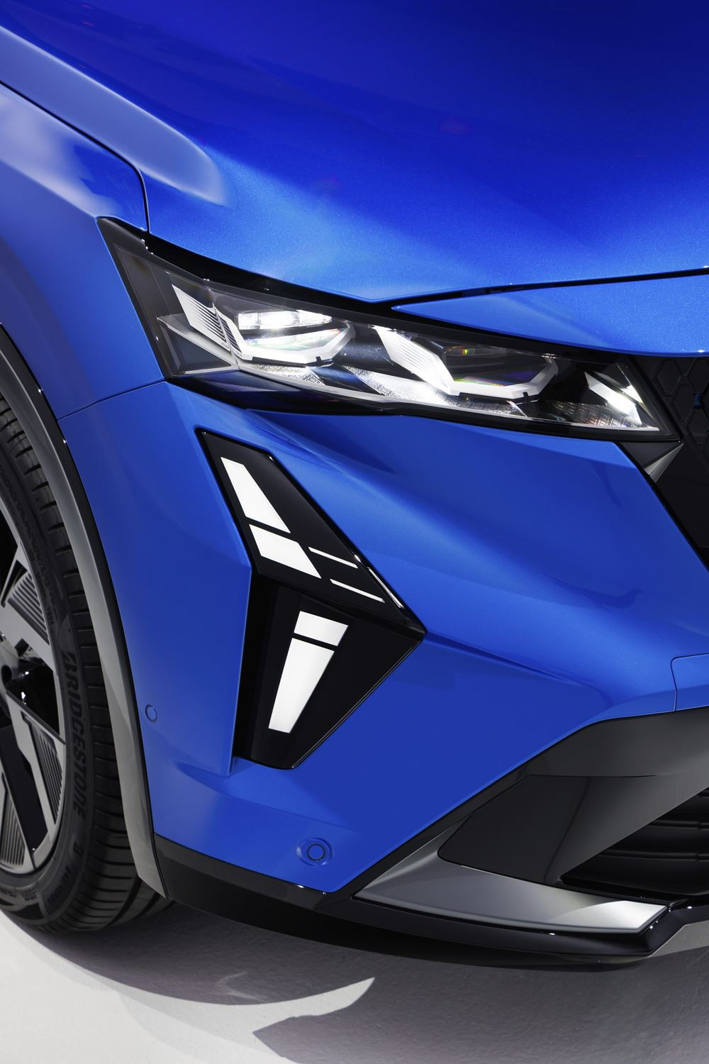 Le SUV coupé Rafale porte-étendard de la marque Renault en approche