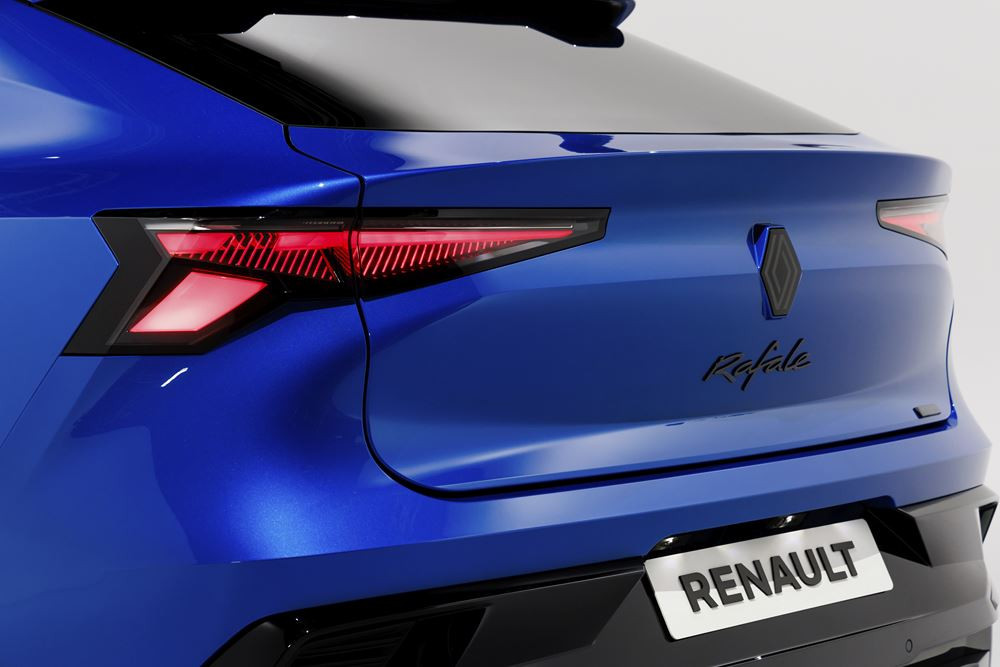 Le SUV coupé Rafale porte-étendard de la marque Renault en approche