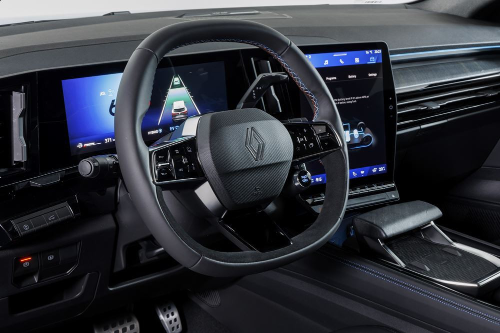 Le SUV coupé Rafale porte-étendard de la marque Renault en approche