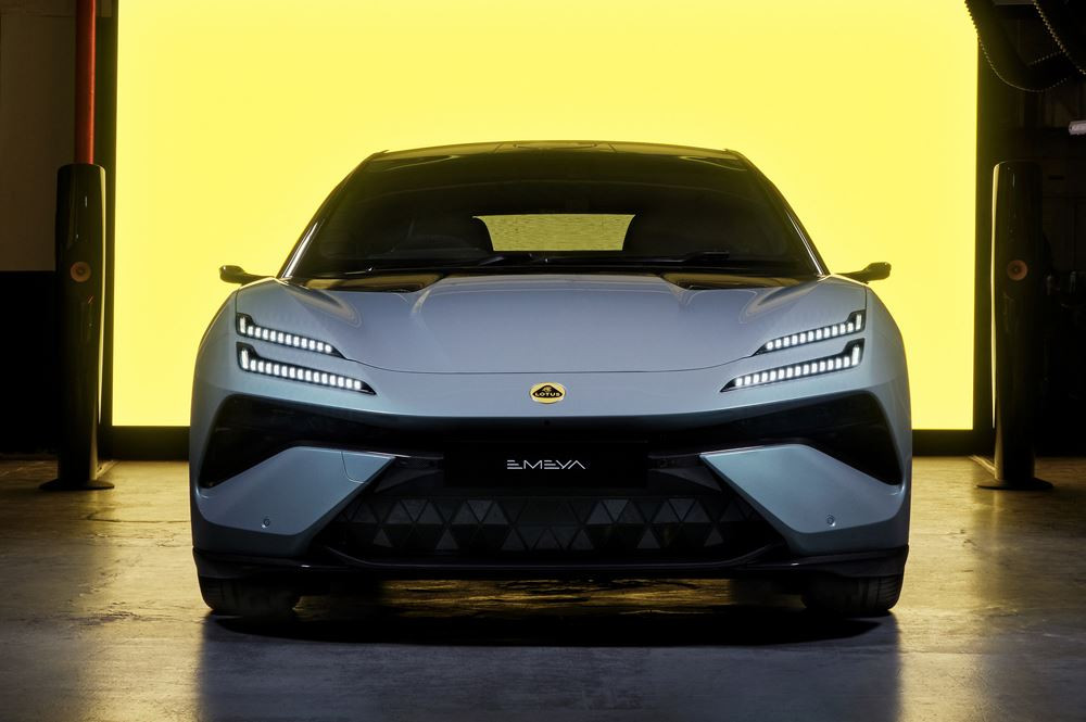 L'Hyper-GT électrique Lotus Emeya fait partie des GT électriques les plus rapides au monde