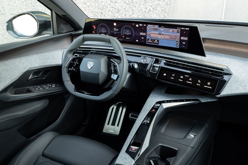Le SUV électrique 7 places Peugeot E-5008 grande autonomie offre jusqu'à 660 km d'autonomie