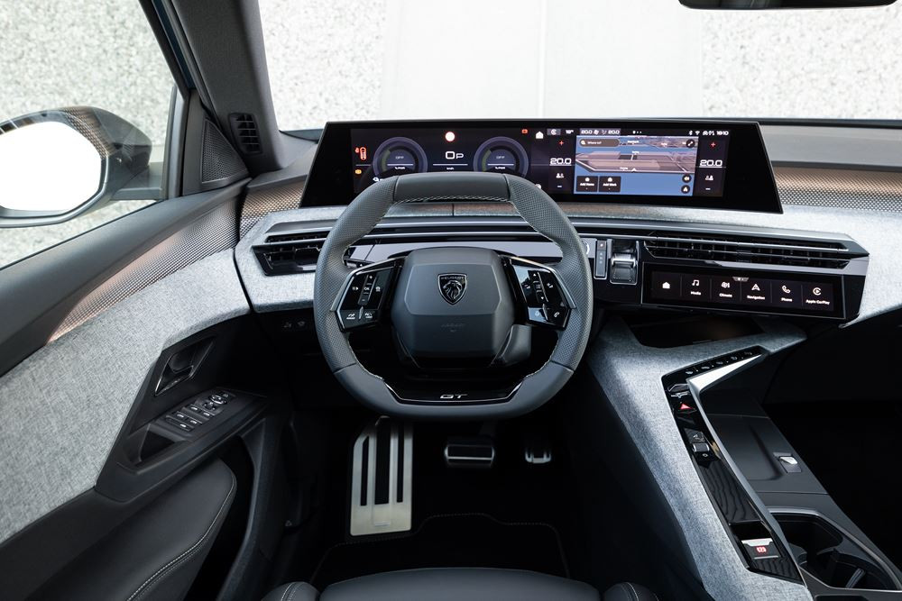 Le SUV électrique 7 places Peugeot E-5008 grande autonomie offre jusqu'à 660 km d'autonomie
