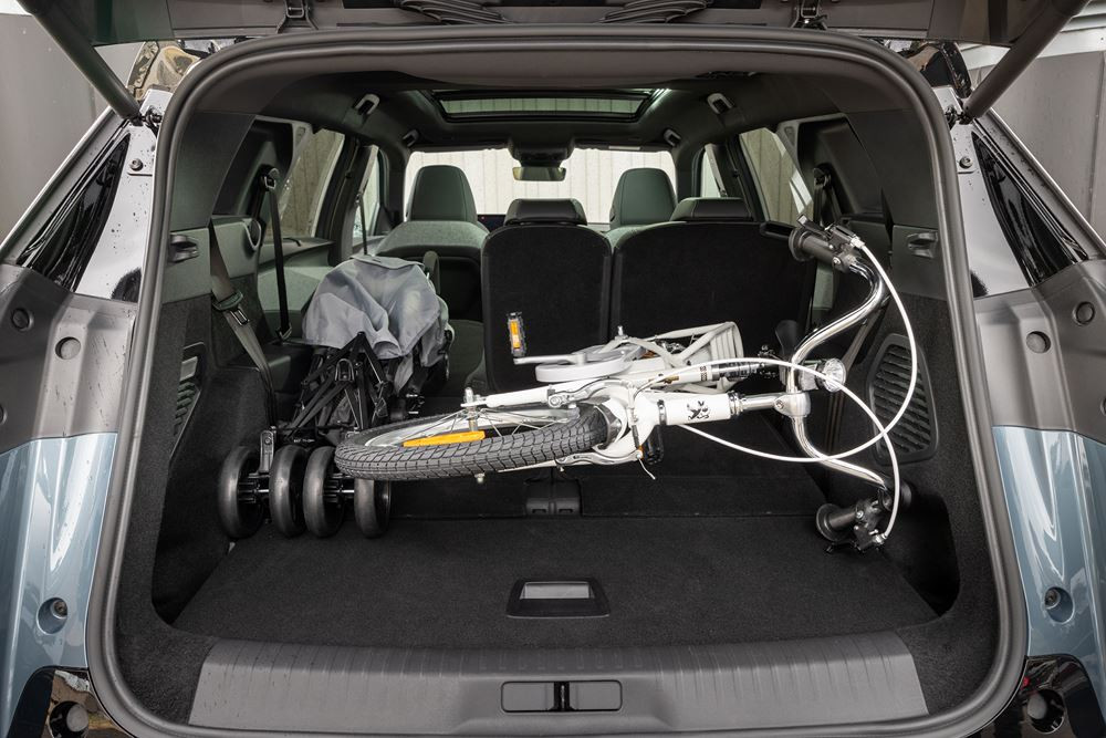 Le SUV électrique 7 places Peugeot E-5008 grande autonomie offre jusqu'à 660 km d'autonomie