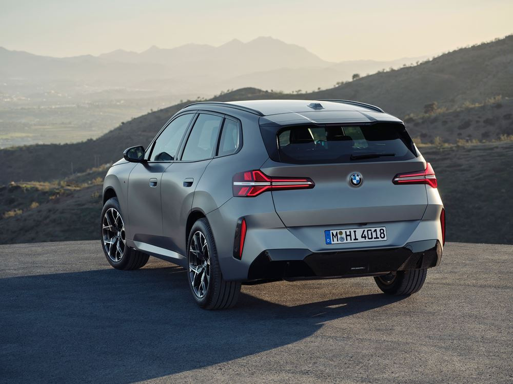 La quatrième génération du SAV BMW X3 affiche un design monolithique