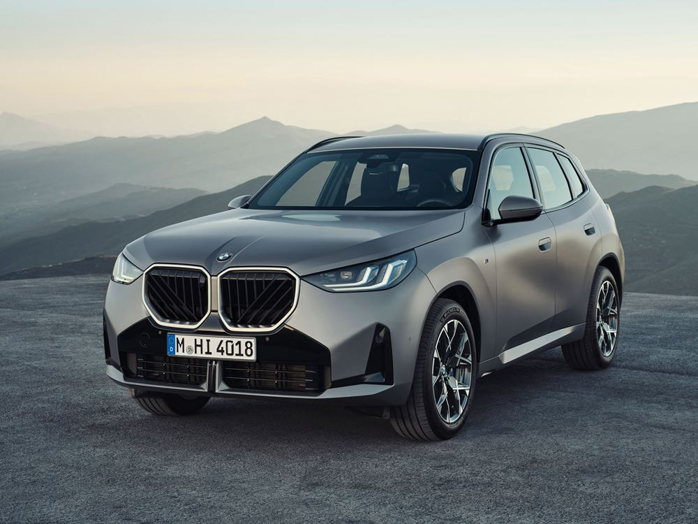 La quatrième génération du SAV BMW X3 affiche un design monolithique