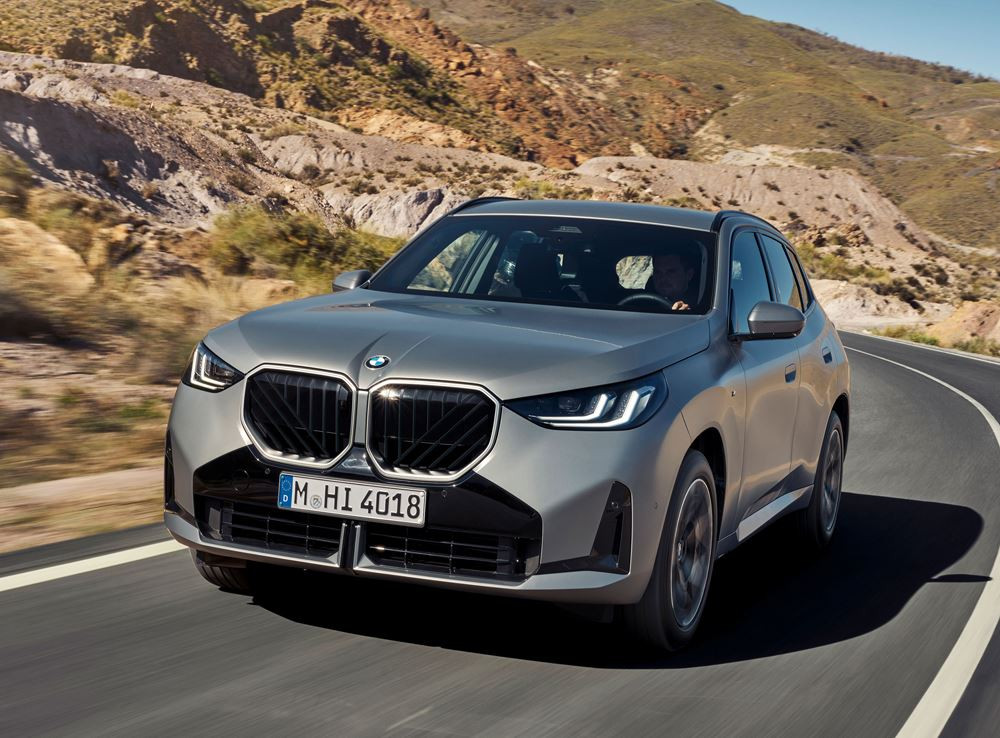 La quatrième génération du SAV BMW X3 affiche un design monolithique