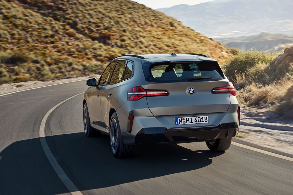 La quatrième génération du SAV BMW X3 affiche un design monolithique