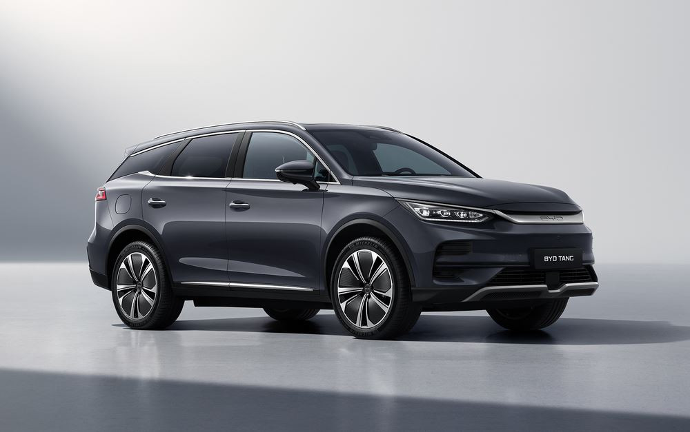 Le SUV électrique 7 places à traction intégrale Byd Tang remodelé revendique une autonomie jusqu'à 530 km