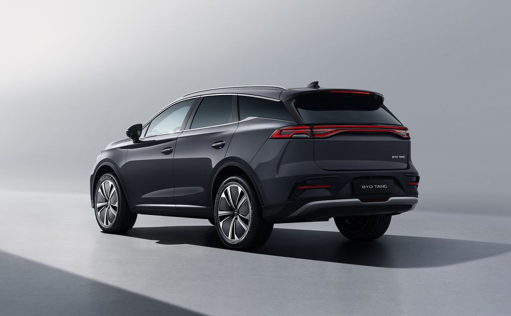 Le SUV électrique 7 places à traction intégrale Byd Tang remodelé revendique une autonomie jusqu'à 530 km