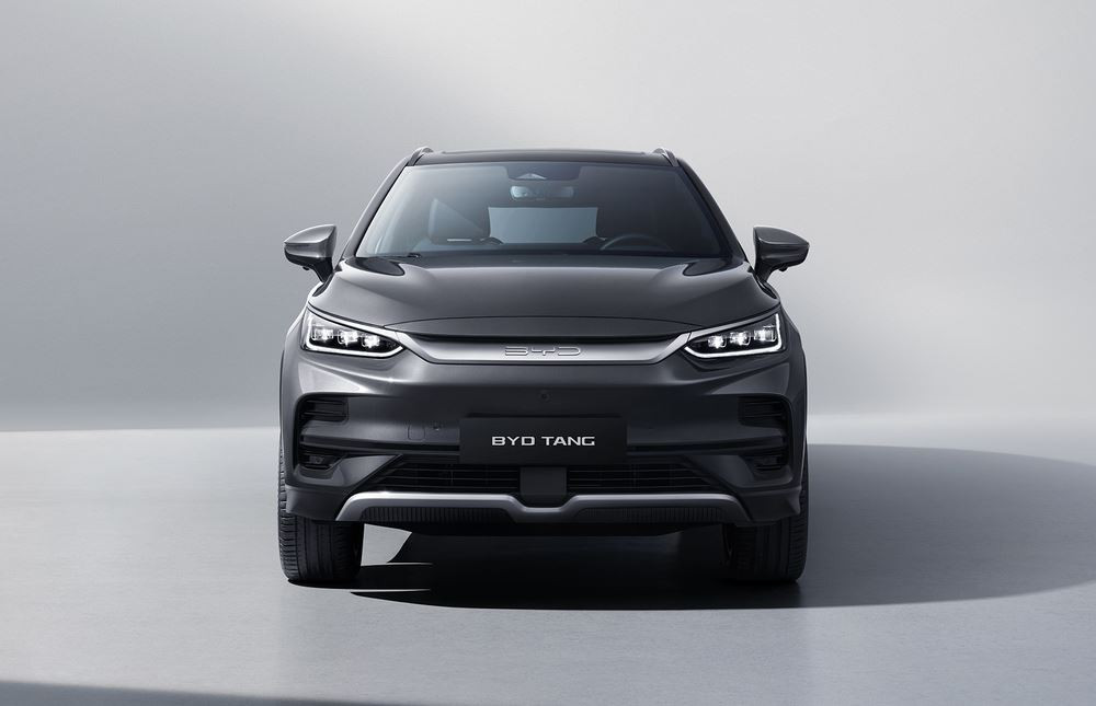 Le SUV électrique 7 places à traction intégrale Byd Tang remodelé revendique une autonomie jusqu'à 530 km