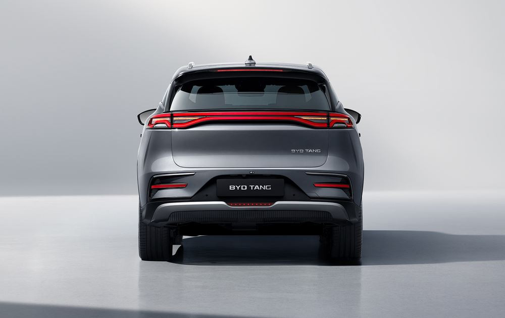 Le SUV électrique 7 places à traction intégrale Byd Tang remodelé revendique une autonomie jusqu'à 530 km