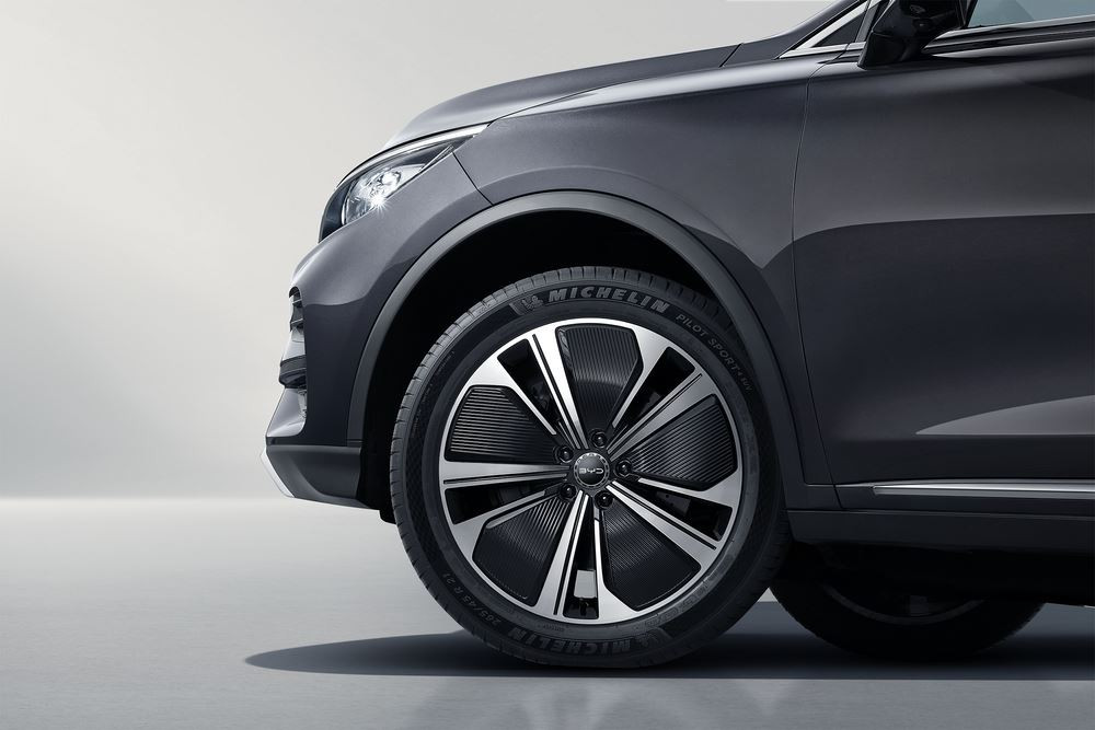 Le SUV électrique 7 places à traction intégrale Byd Tang remodelé revendique une autonomie jusqu'à 530 km