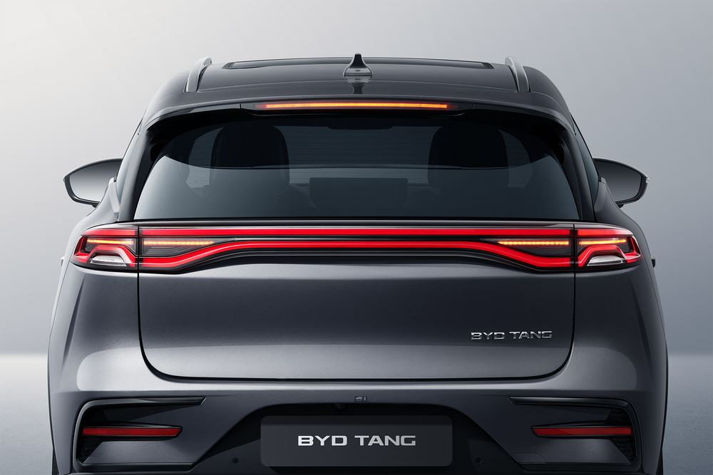 Le SUV électrique 7 places à traction intégrale Byd Tang remodelé revendique une autonomie jusqu'à 530 km