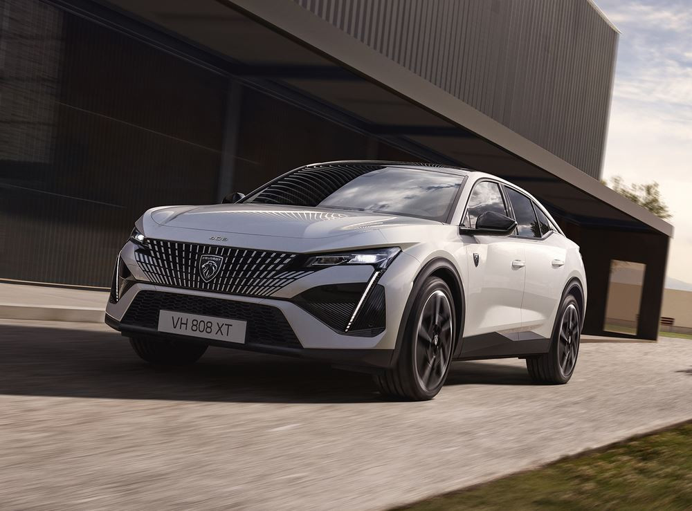 La Peugeot E-408 électrique affiche une autonomie WLTP jusqu'à 453 km
