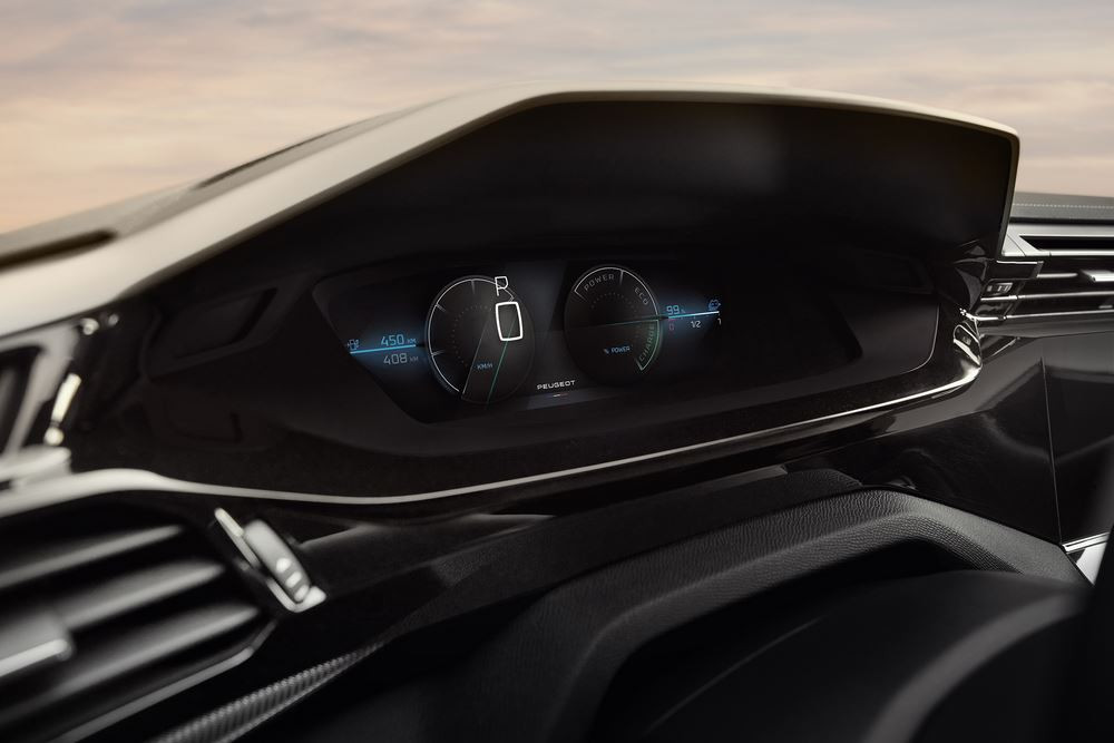 La Peugeot E-408 électrique affiche une autonomie WLTP jusqu'à 453 km