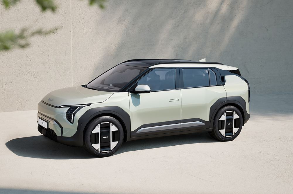 Le SUV compact électrique Kia EV3 affiche un design avant-gardiste