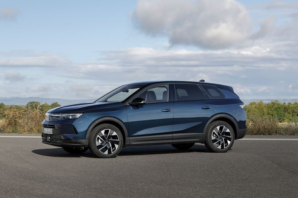 Le grand SUV Opel Grandland reprend des caractéristiques stylistiques du concept Experimental