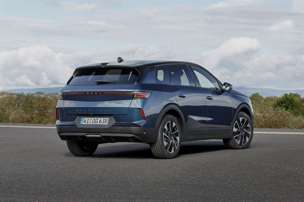 Le grand SUV Opel Grandland reprend des caractéristiques stylistiques du concept Experimental