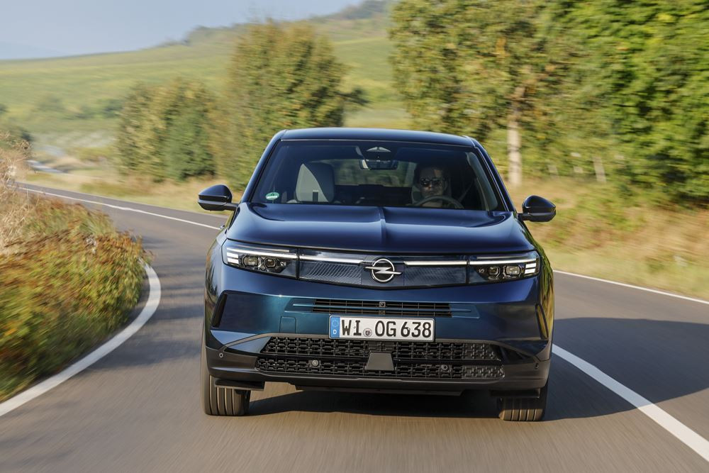 Le grand SUV Opel Grandland reprend des caractéristiques stylistiques du concept Experimental