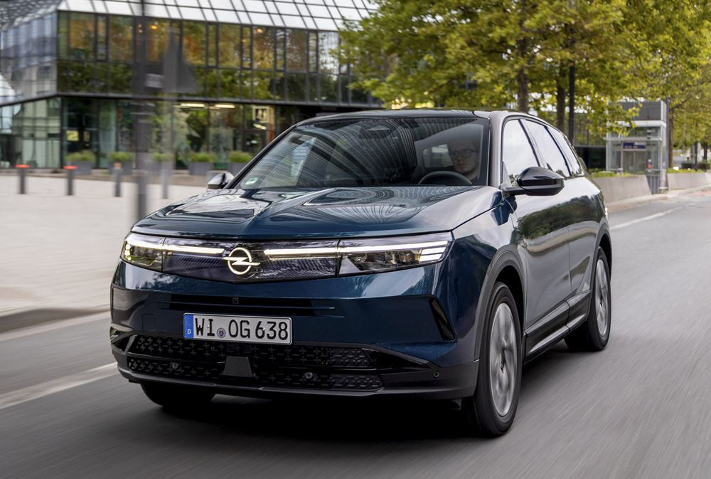 Le grand SUV Opel Grandland reprend des caractéristiques stylistiques du concept Experimental