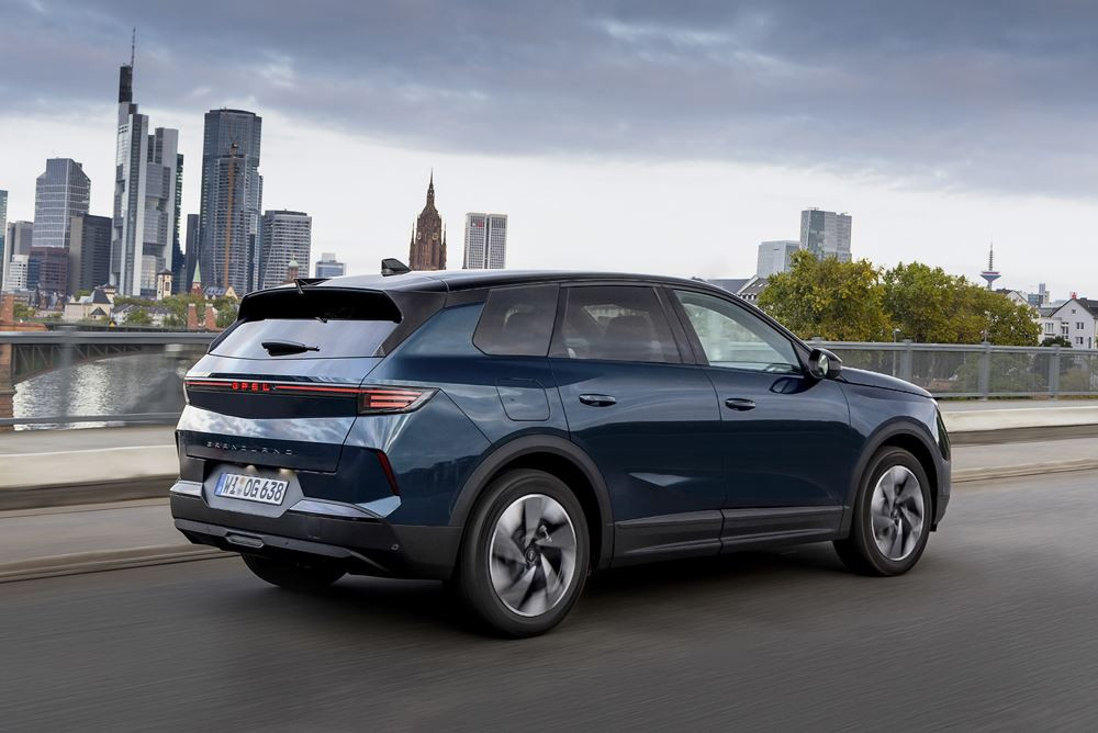 Le grand SUV Opel Grandland reprend des caractéristiques stylistiques du concept Experimental