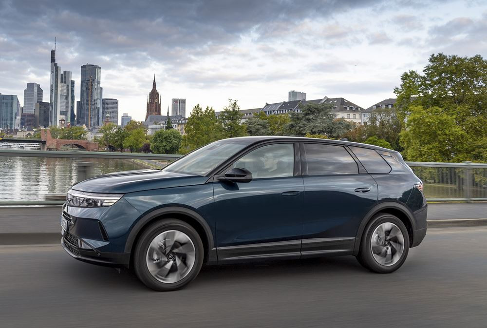Le grand SUV Opel Grandland reprend des caractéristiques stylistiques du concept Experimental