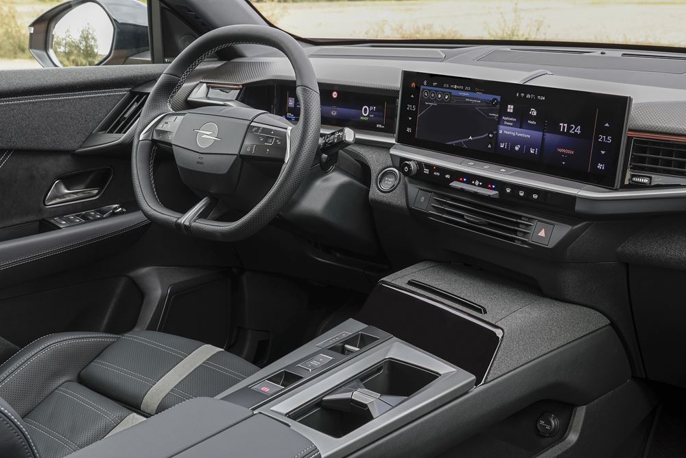 Le SUV Opel Grandland Electric 98 kWh peut parcourir jusqu'à 700 kilomètres batterie pleine